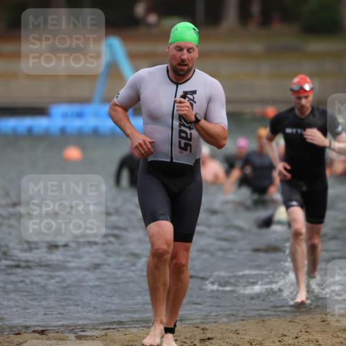 14.09.2025 - Stadtparktriathlon Michael Strokosch http://msf.ph/oto/8871188 14.09.2025 11:31:44 Schwimmen 1025, 1039, 1062, 1107 meine-sportfotos.de