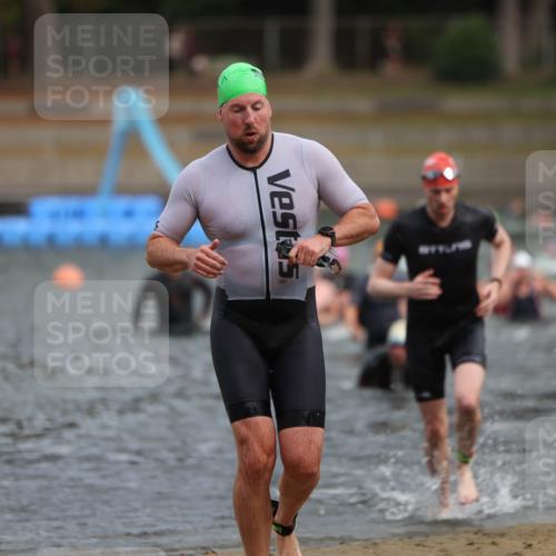 14.09.2025 - Stadtparktriathlon Michael Strokosch http://msf.ph/oto/8871189 14.09.2025 11:31:45 Schwimmen 1025, 1039, 1062, 1107 meine-sportfotos.de