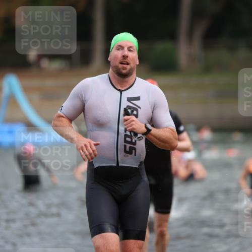 14.09.2025 - Stadtparktriathlon Michael Strokosch http://msf.ph/oto/8871194 14.09.2025 11:31:46 Schwimmen 1025, 1039, 1062, 1077, 1107 meine-sportfotos.de