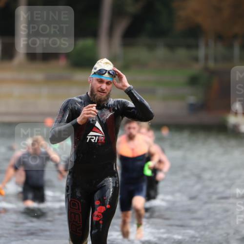 14.09.2025 - Stadtparktriathlon Michael Strokosch http://msf.ph/oto/8871210 14.09.2025 11:31:52 Schwimmen 1033, 1039, 1040, 1043, 1077, 1080, 1091, 1107 meine-sportfotos.de