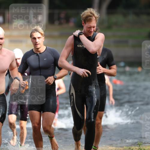 14.09.2025 - Stadtparktriathlon Michael Strokosch http://msf.ph/oto/8871237 14.09.2025 11:32:00 Schwimmen 1033, 1040, 1043, 1073, 1077, 1080, 1091, 1102 meine-sportfotos.de