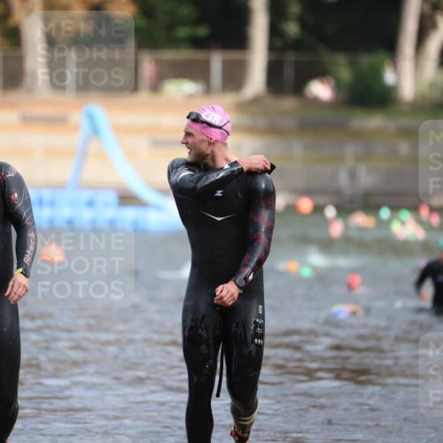 14.09.2025 - Stadtparktriathlon Michael Strokosch http://msf.ph/oto/8871263 14.09.2025 11:32:11 Schwimmen 1046, 1047, 1073 meine-sportfotos.de