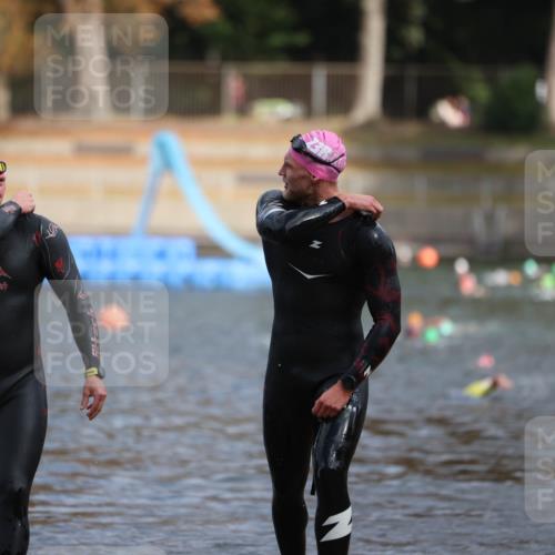 14.09.2025 - Stadtparktriathlon Michael Strokosch http://msf.ph/oto/8871265 14.09.2025 11:32:11 Schwimmen 1046, 1047, 1073 meine-sportfotos.de