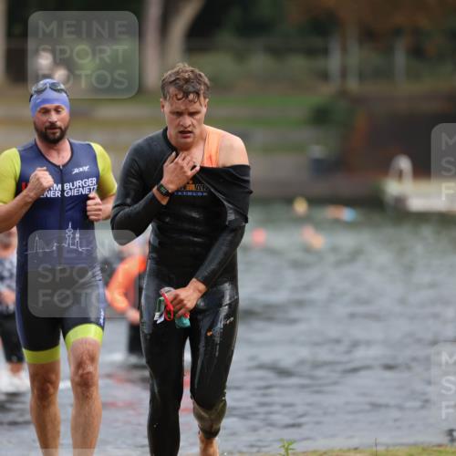 14.09.2025 - Stadtparktriathlon Michael Strokosch http://msf.ph/oto/8871290 14.09.2025 11:32:27 Schwimmen 1054, 1064, 1087, 1088, 1095 meine-sportfotos.de