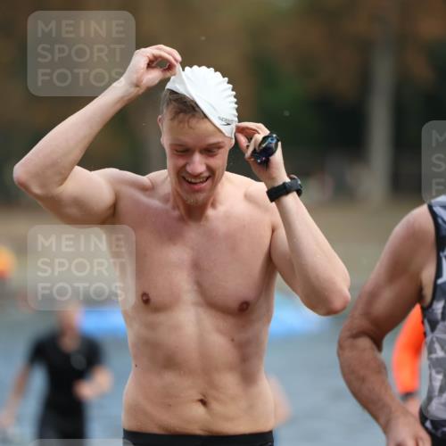 14.09.2025 - Stadtparktriathlon Michael Strokosch http://msf.ph/oto/8871315 14.09.2025 11:32:36 Schwimmen 1031, 1063, 1064, 1086, 1087, 1088 meine-sportfotos.de