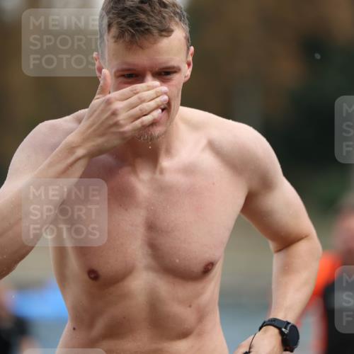 14.09.2025 - Stadtparktriathlon Michael Strokosch http://msf.ph/oto/8871319 14.09.2025 11:32:37 Schwimmen 1031, 1063, 1064, 1086, 1087, 1088 meine-sportfotos.de