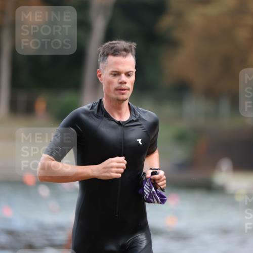 14.09.2025 - Stadtparktriathlon Michael Strokosch http://msf.ph/oto/8871349 14.09.2025 11:32:50 Schwimmen 1026, 1031, 1053, 1086 meine-sportfotos.de