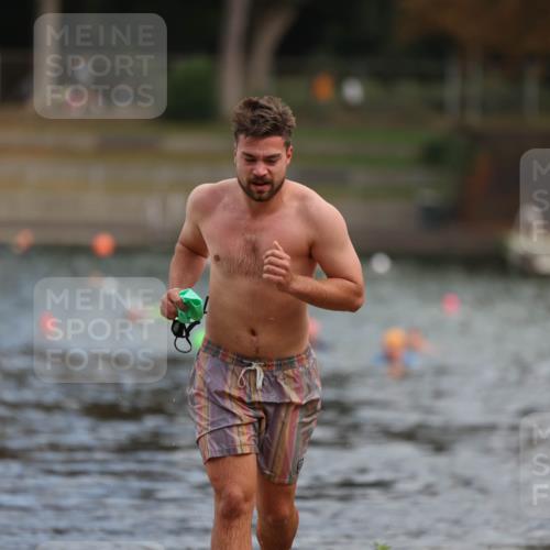 14.09.2025 - Stadtparktriathlon Michael Strokosch http://msf.ph/oto/8871364 14.09.2025 11:32:57 Schwimmen 1053 meine-sportfotos.de