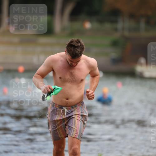 14.09.2025 - Stadtparktriathlon Michael Strokosch http://msf.ph/oto/8871366 14.09.2025 11:32:57 Schwimmen 1053 meine-sportfotos.de