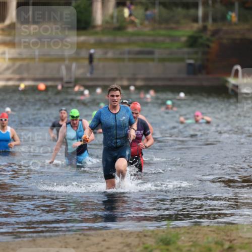 14.09.2025 - Stadtparktriathlon Michael Strokosch http://msf.ph/oto/8871374 14.09.2025 11:33:11 Schwimmen 1058, 1060, 1120 meine-sportfotos.de