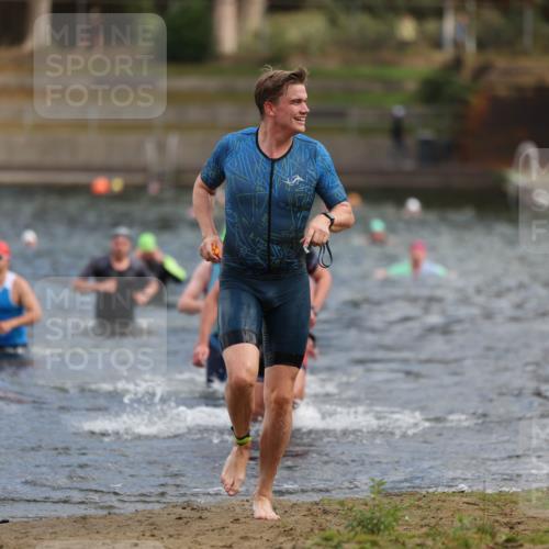 14.09.2025 - Stadtparktriathlon Michael Strokosch http://msf.ph/oto/8871386 14.09.2025 11:33:15 Schwimmen 1058, 1060, 1079, 1120 meine-sportfotos.de