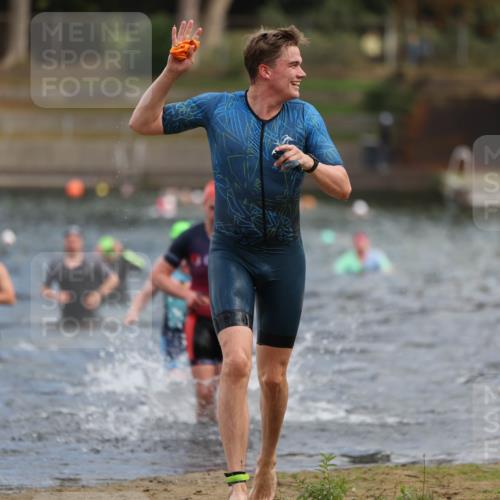 14.09.2025 - Stadtparktriathlon Michael Strokosch http://msf.ph/oto/8871390 14.09.2025 11:33:16 Schwimmen 1058, 1060, 1078, 1079, 1120 meine-sportfotos.de