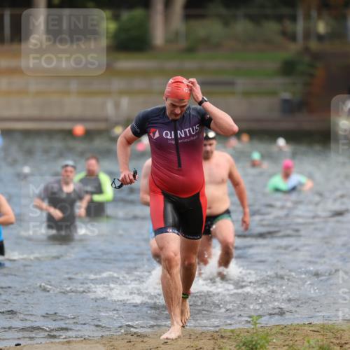 14.09.2025 - Stadtparktriathlon Michael Strokosch http://msf.ph/oto/8871399 14.09.2025 11:33:18 Schwimmen 1058, 1060, 1078, 1079, 1120 meine-sportfotos.de