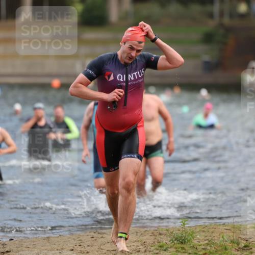 14.09.2025 - Stadtparktriathlon Michael Strokosch http://msf.ph/oto/8871405 14.09.2025 11:33:19 Schwimmen 1058, 1060, 1078, 1079, 1108, 1120 meine-sportfotos.de