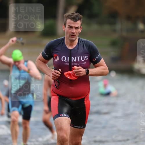 14.09.2025 - Stadtparktriathlon Michael Strokosch http://msf.ph/oto/8871412 14.09.2025 11:33:21 Schwimmen 1058, 1060, 1078, 1079, 1108, 1120 meine-sportfotos.de