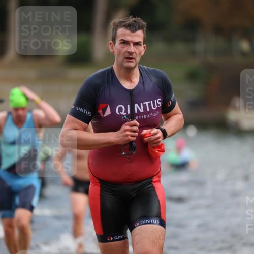 14.09.2025 - Stadtparktriathlon Michael Strokosch http://msf.ph/oto/8871413 14.09.2025 11:33:21 Schwimmen 1058, 1060, 1078, 1079, 1108, 1120 meine-sportfotos.de