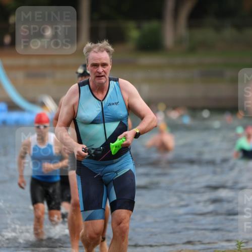 14.09.2025 - Stadtparktriathlon Michael Strokosch http://msf.ph/oto/8871420 14.09.2025 11:33:23 Schwimmen 1058, 1060, 1078, 1079, 1108 meine-sportfotos.de