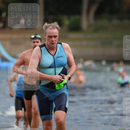 14.09.2025 - Stadtparktriathlon Michael Strokosch http://msf.ph/oto/8871421 14.09.2025 11:33:23 Schwimmen 1058, 1060, 1078, 1079, 1108 meine-sportfotos.de