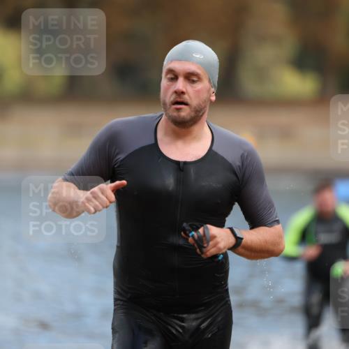 14.09.2025 - Stadtparktriathlon Michael Strokosch http://msf.ph/oto/8871455 14.09.2025 11:33:32 Schwimmen 1022, 1078, 1108, 1110 meine-sportfotos.de