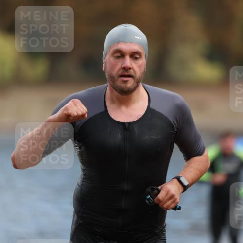 14.09.2025 - Stadtparktriathlon Michael Strokosch http://msf.ph/oto/8871457 14.09.2025 11:33:32 Schwimmen 1022, 1078, 1108, 1110 meine-sportfotos.de