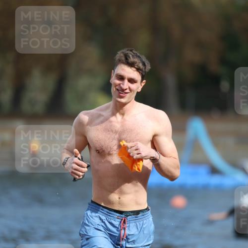 14.09.2025 - Stadtparktriathlon Michael Strokosch http://msf.ph/oto/8871486 14.09.2025 11:33:50 Schwimmen 1029, 1084 meine-sportfotos.de