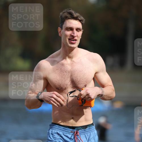 14.09.2025 - Stadtparktriathlon Michael Strokosch http://msf.ph/oto/8871490 14.09.2025 11:33:51 Schwimmen 1029, 1084 meine-sportfotos.de