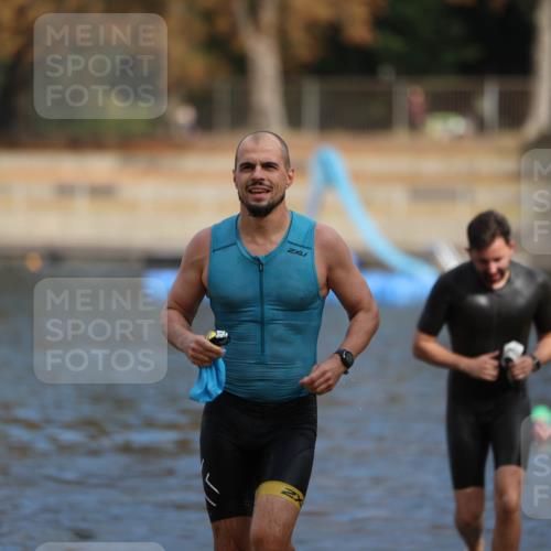 14.09.2025 - Stadtparktriathlon Michael Strokosch http://msf.ph/oto/8871510 14.09.2025 11:34:06 Schwimmen 1049, 1056, 1121 meine-sportfotos.de