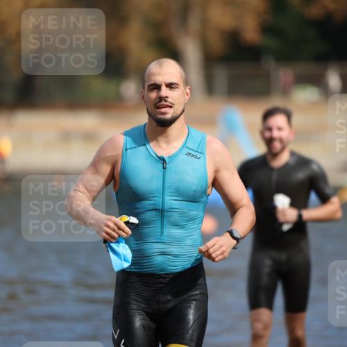 14.09.2025 - Stadtparktriathlon Michael Strokosch http://msf.ph/oto/8871514 14.09.2025 11:34:07 Schwimmen 1049, 1056, 1121 meine-sportfotos.de
