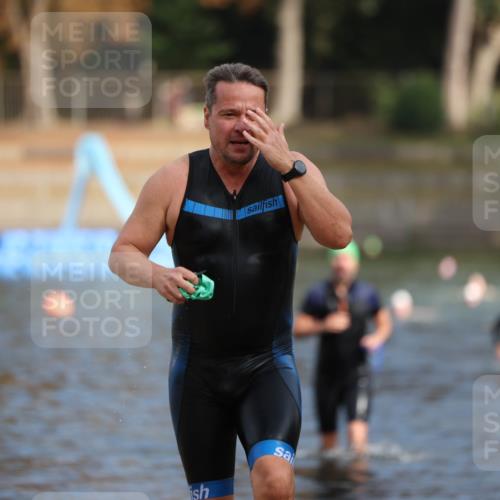 14.09.2025 - Stadtparktriathlon Michael Strokosch http://msf.ph/oto/8871538 14.09.2025 11:34:16 Schwimmen 1068, 1071, 1121 meine-sportfotos.de