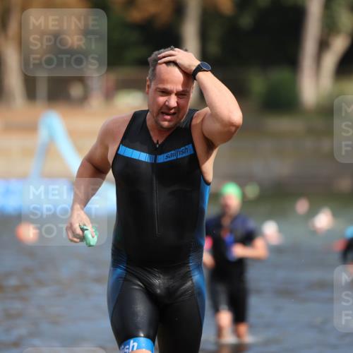 14.09.2025 - Stadtparktriathlon Michael Strokosch http://msf.ph/oto/8871539 14.09.2025 11:34:16 Schwimmen 1068, 1071, 1121 meine-sportfotos.de