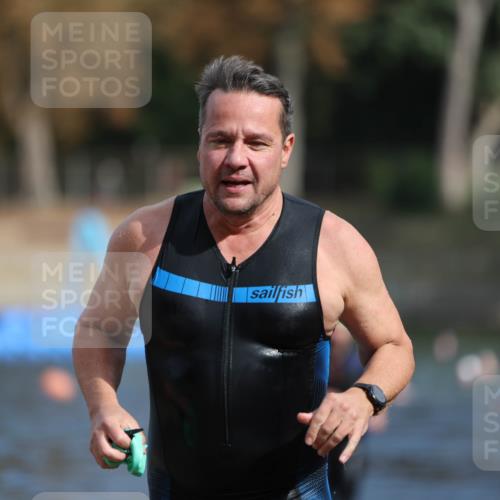 14.09.2025 - Stadtparktriathlon Michael Strokosch http://msf.ph/oto/8871544 14.09.2025 11:34:18 Schwimmen 1068, 1071, 1121 meine-sportfotos.de