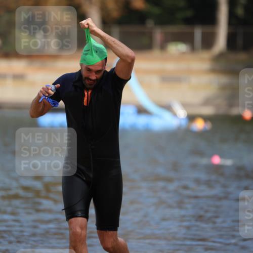 14.09.2025 - Stadtparktriathlon Michael Strokosch http://msf.ph/oto/8871554 14.09.2025 11:34:24 Schwimmen 1068, 1071, 1094 meine-sportfotos.de