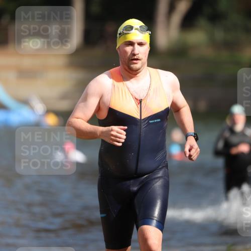 14.09.2025 - Stadtparktriathlon Michael Strokosch http://msf.ph/oto/8871562 14.09.2025 11:34:27 Schwimmen 1068, 1071, 1094 meine-sportfotos.de