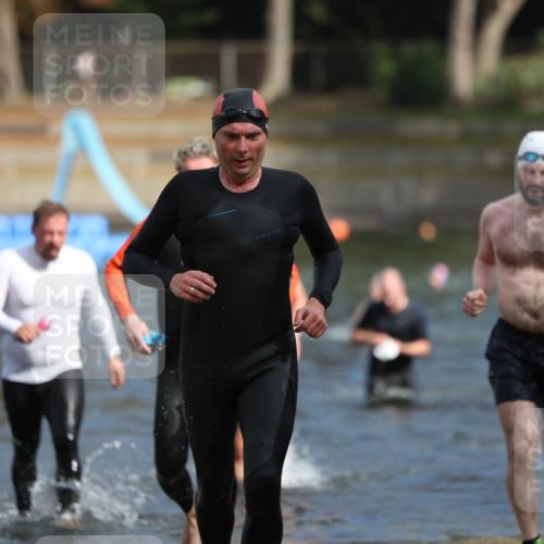 14.09.2025 - Stadtparktriathlon Michael Strokosch http://msf.ph/oto/8871588 14.09.2025 11:34:52 Schwimmen 789, 1050, 1055, 1066, 1085, 1098, 1117 meine-sportfotos.de