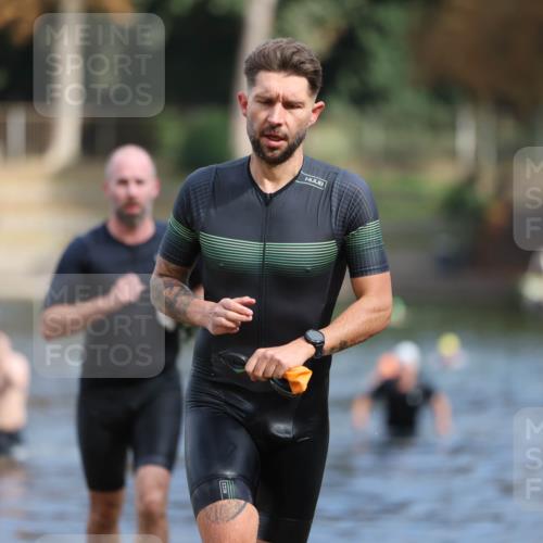 14.09.2025 - Stadtparktriathlon Michael Strokosch http://msf.ph/oto/8871627 14.09.2025 11:35:04 Schwimmen 1050, 1055, 1081, 1085, 1089 meine-sportfotos.de