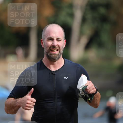 14.09.2025 - Stadtparktriathlon Michael Strokosch http://msf.ph/oto/8871638 14.09.2025 11:35:06 Schwimmen 1050, 1081, 1089 meine-sportfotos.de