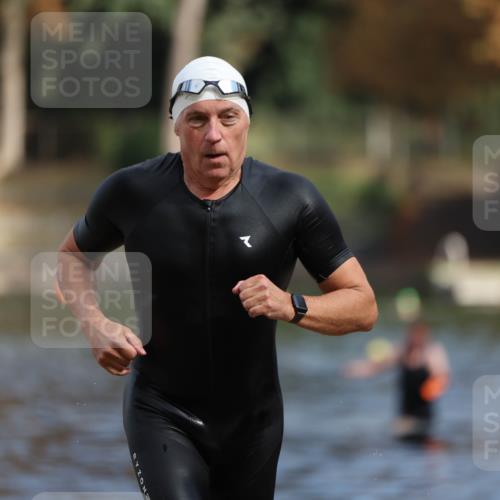 14.09.2025 - Stadtparktriathlon Michael Strokosch http://msf.ph/oto/8871667 14.09.2025 11:35:22 Schwimmen 1057 meine-sportfotos.de