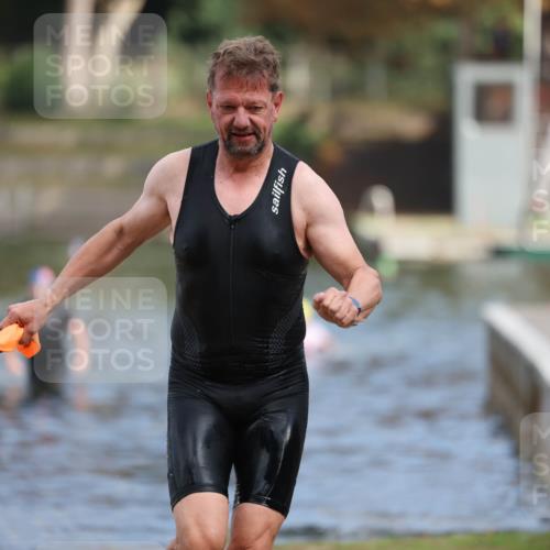 14.09.2025 - Stadtparktriathlon Michael Strokosch http://msf.ph/oto/8871678 14.09.2025 11:35:36 Schwimmen 1116 meine-sportfotos.de