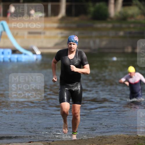 14.09.2025 - Stadtparktriathlon Michael Strokosch http://msf.ph/oto/8871685 14.09.2025 11:35:49 Schwimmen 1059, 1061 meine-sportfotos.de