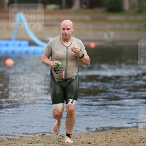 14.09.2025 - Stadtparktriathlon Michael Strokosch http://msf.ph/oto/8871722 14.09.2025 11:37:04 Schwimmen 1075 meine-sportfotos.de