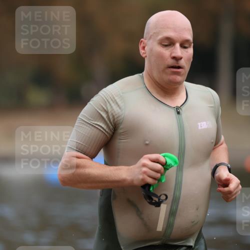 14.09.2025 - Stadtparktriathlon Michael Strokosch http://msf.ph/oto/8871745 14.09.2025 11:37:08 Schwimmen 1075 meine-sportfotos.de