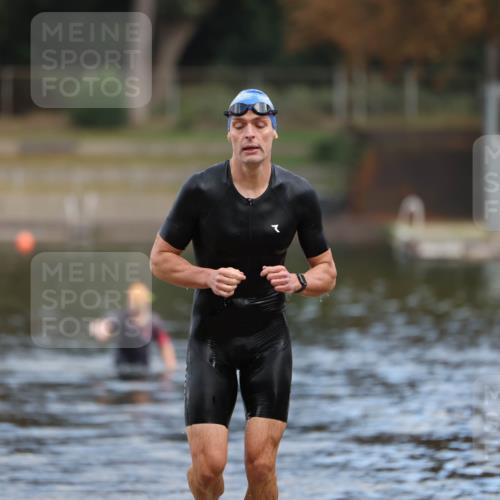 14.09.2025 - Stadtparktriathlon Michael Strokosch http://msf.ph/oto/8871753 14.09.2025 11:37:30 Schwimmen 1119 meine-sportfotos.de
