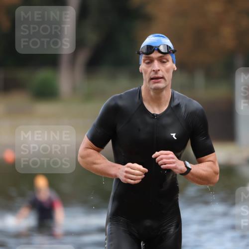 14.09.2025 - Stadtparktriathlon Michael Strokosch http://msf.ph/oto/8871765 14.09.2025 11:37:32 Schwimmen 1119 meine-sportfotos.de