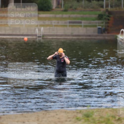 14.09.2025 - Stadtparktriathlon Michael Strokosch http://msf.ph/oto/8871768 14.09.2025 11:37:35 Schwimmen 1119 meine-sportfotos.de
