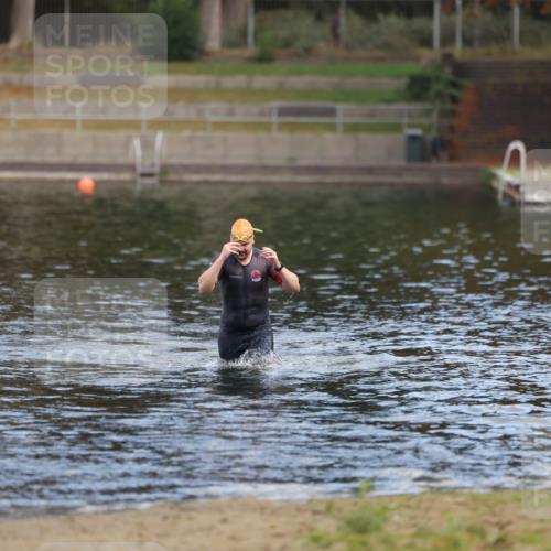 14.09.2025 - Stadtparktriathlon Michael Strokosch http://msf.ph/oto/8871772 14.09.2025 11:37:36 Schwimmen 1119 meine-sportfotos.de