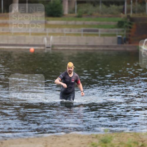 14.09.2025 - Stadtparktriathlon Michael Strokosch http://msf.ph/oto/8871775 14.09.2025 11:37:37 Schwimmen  meine-sportfotos.de