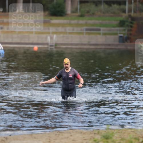 14.09.2025 - Stadtparktriathlon Michael Strokosch http://msf.ph/oto/8871779 14.09.2025 11:37:38 Schwimmen 1096 meine-sportfotos.de