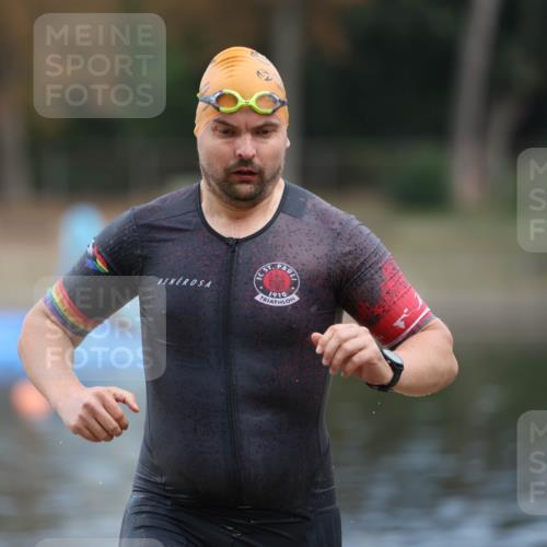 14.09.2025 - Stadtparktriathlon Michael Strokosch http://msf.ph/oto/8871788 14.09.2025 11:37:50 Schwimmen 1096 meine-sportfotos.de
