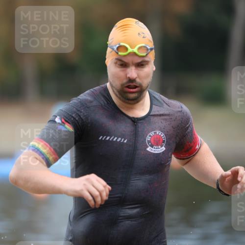 14.09.2025 - Stadtparktriathlon Michael Strokosch http://msf.ph/oto/8871790 14.09.2025 11:37:51 Schwimmen 1096 meine-sportfotos.de