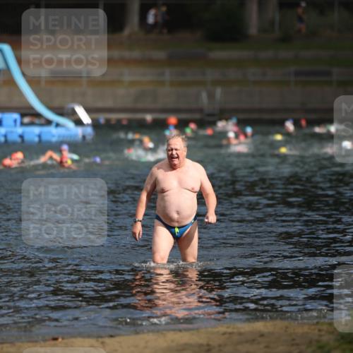 14.09.2025 - Stadtparktriathlon Michael Strokosch http://msf.ph/oto/8871796 14.09.2025 11:44:47 Schwimmen  meine-sportfotos.de
